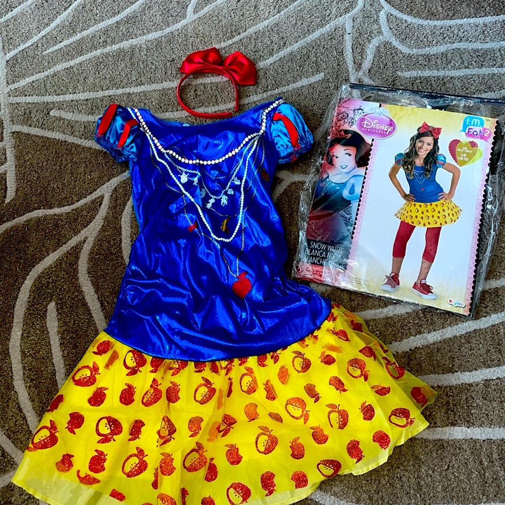 Halloween Costume-Snow White